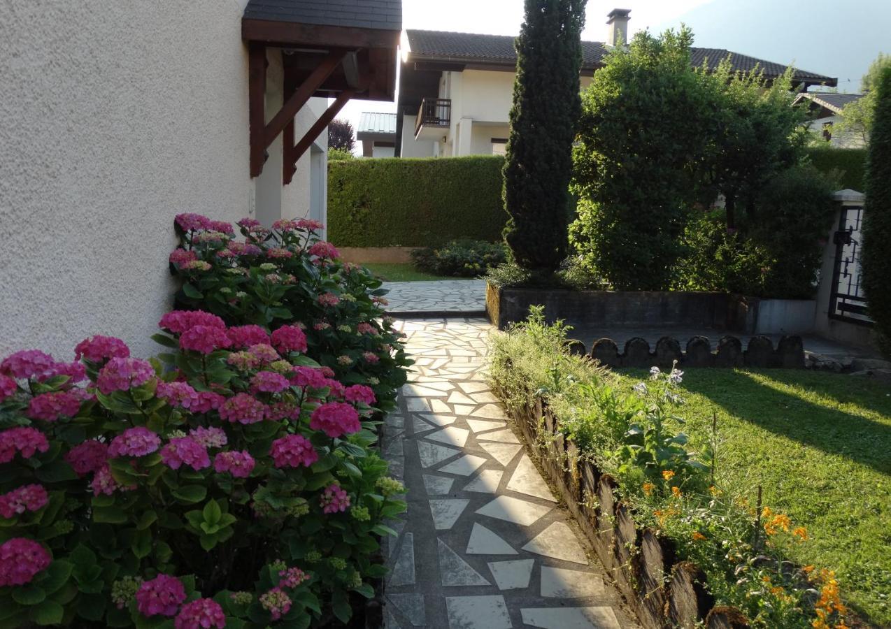 Bed and Breakfast Chez Laurette Et Louis Ugine Exterior foto